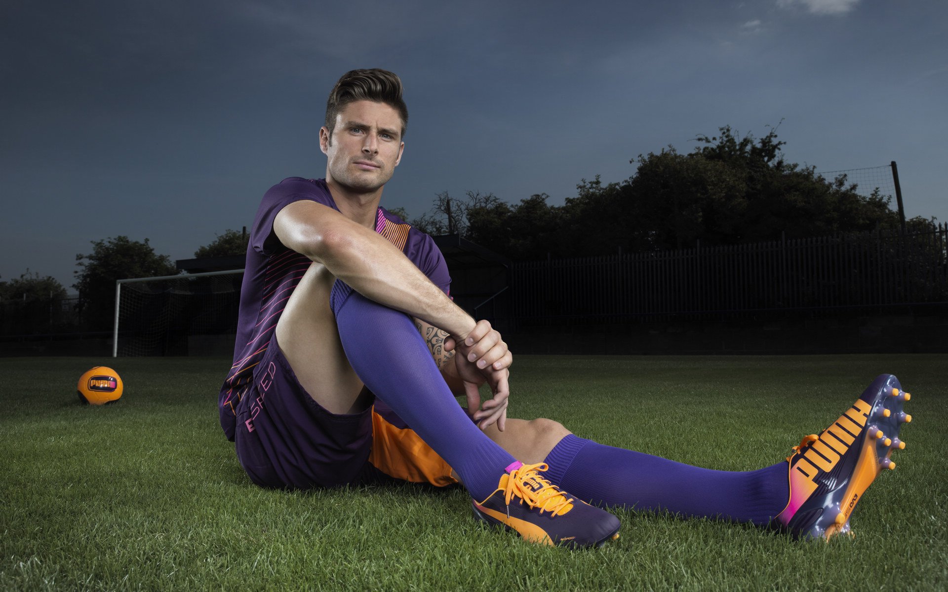 校园足球课后社团建设带动多维度足球文化氛围，足球社团授课内容